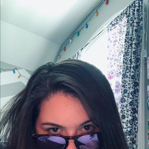 Meet your Posher, Desiree